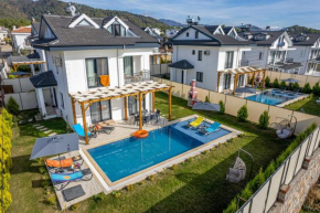 Villa Leona - 5 Bedroom Holiday Villa in Fethiye